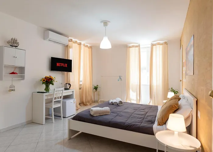 Napoli Centro, Dm Suites
