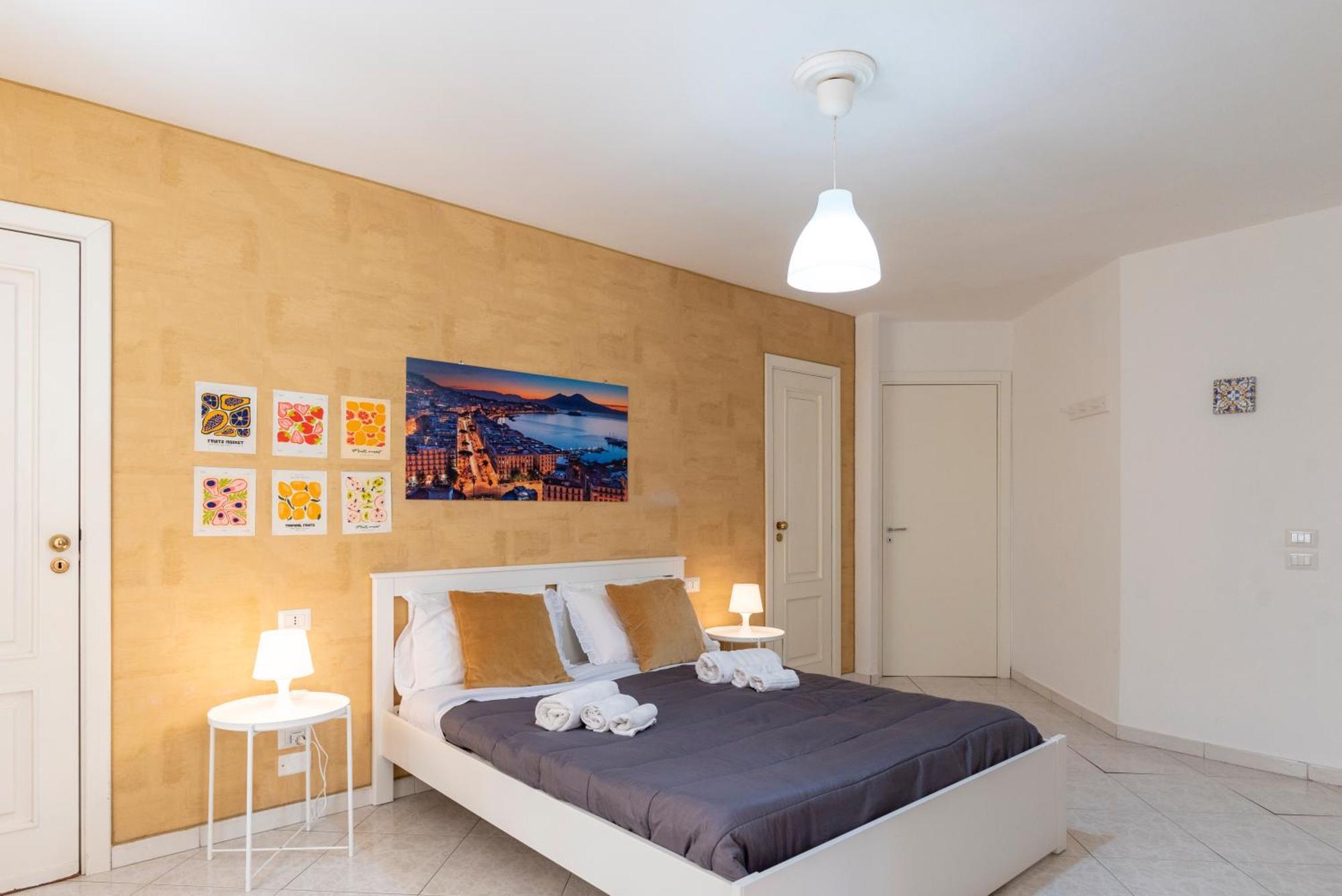 Centro, Dm Naples